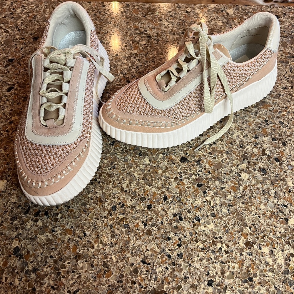 Dolce Vita Dolen Platform Sneaker in Blush 9.5